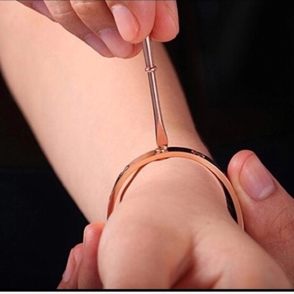 5⭐️ Rated ❤️ Screw Head Bracelet w Screwdriver 7” - Picture 4 of 8